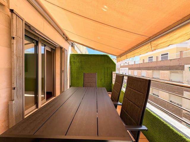 2 bedroom Penthouse for rent in Torrevieja - € 1,600 (Ref: 10042473)