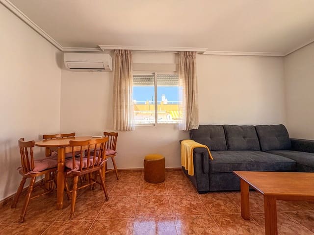 3 bedroom Penthouse for rent in Torrevieja with garage - € 1,100 (Ref: 10044436)