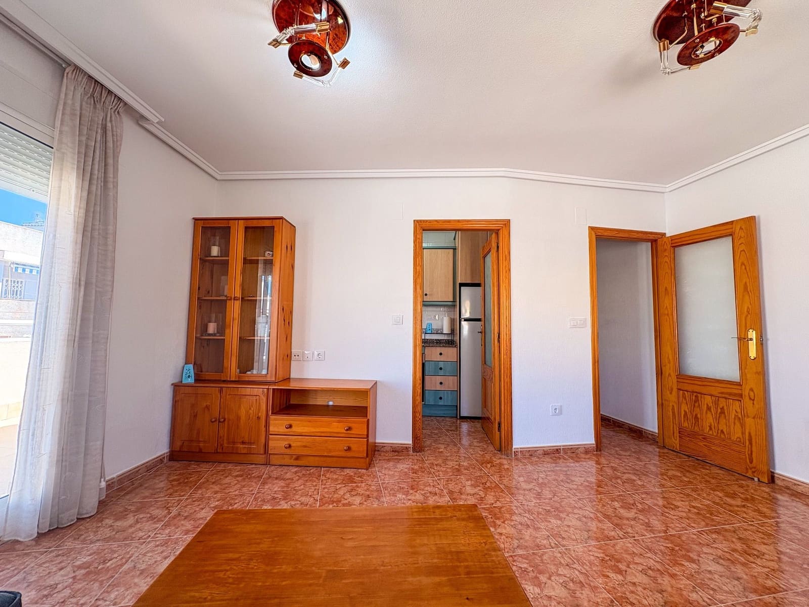 3 bedroom Penthouse for rent in Torrevieja with garage - € 1,100 (Ref: 10044436)