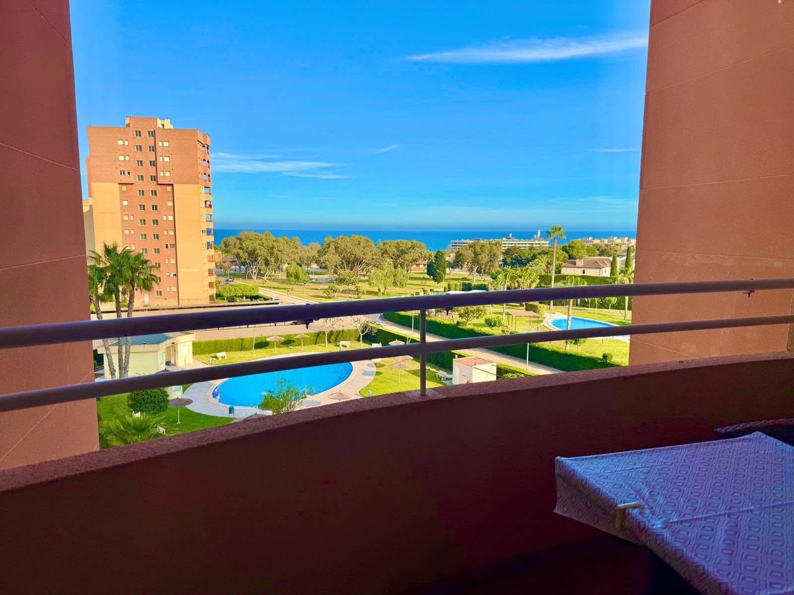 3 quarto Apartamento para arrendar em Orihuela Costa com piscina - 950 € (Ref: 10054617)