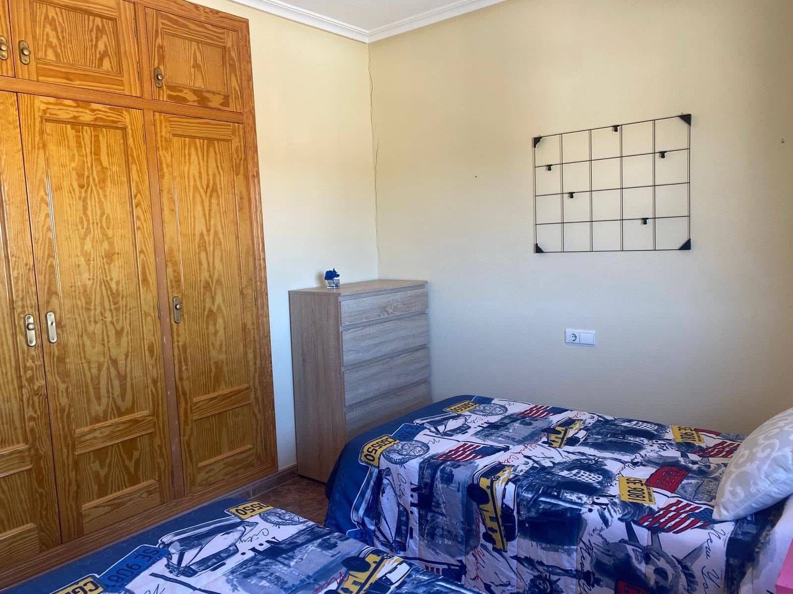 3 quarto Apartamento para arrendar em Orihuela Costa com piscina - 950 € (Ref: 10054617)