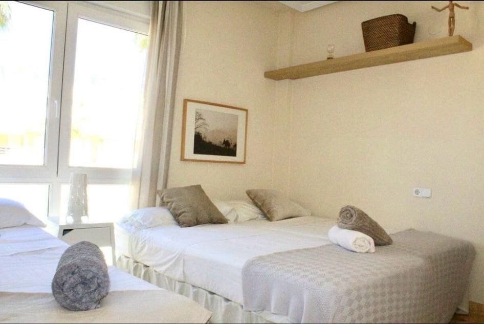 3 bedroom Townhouse for rent in Orihuela Costa with pool - € 1,500 (Ref: 10054618)