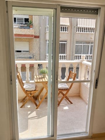 2 sovrum Lägenhet att hyra i Torrevieja med pool - 850 € (Ref: 10057951)