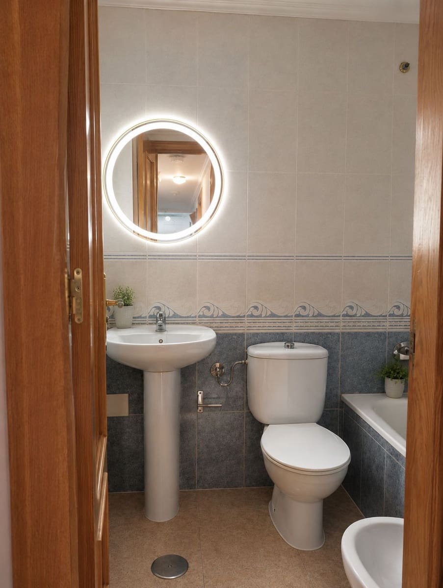 2 quarto Apartamento para arrendar em Torrevieja com piscina - 850 € (Ref: 10057951)