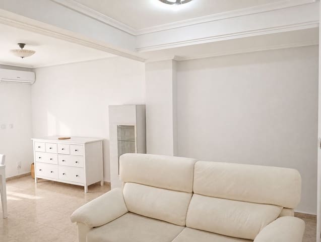 2 sovrum Lägenhet att hyra i Torrevieja med pool - 850 € (Ref: 10057951)