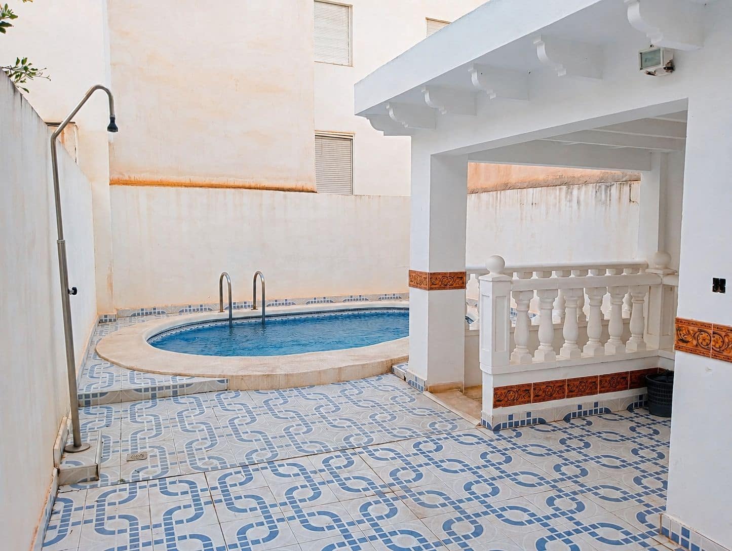 2 quarto Apartamento para arrendar em Torrevieja com piscina - 850 € (Ref: 10057951)