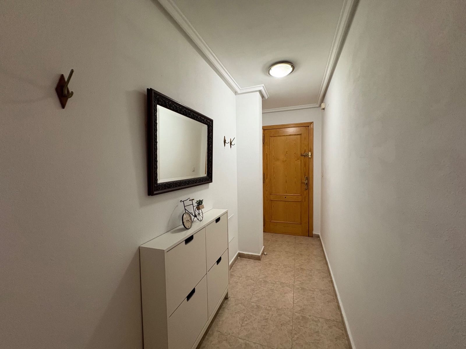2 quarto Apartamento para arrendar em Torrevieja com piscina - 850 € (Ref: 10057951)
