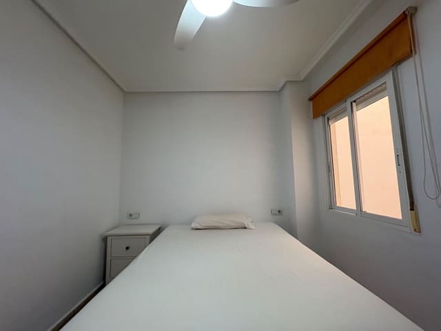 2 sovrum Lägenhet att hyra i Torrevieja med pool - 850 € (Ref: 10057951)