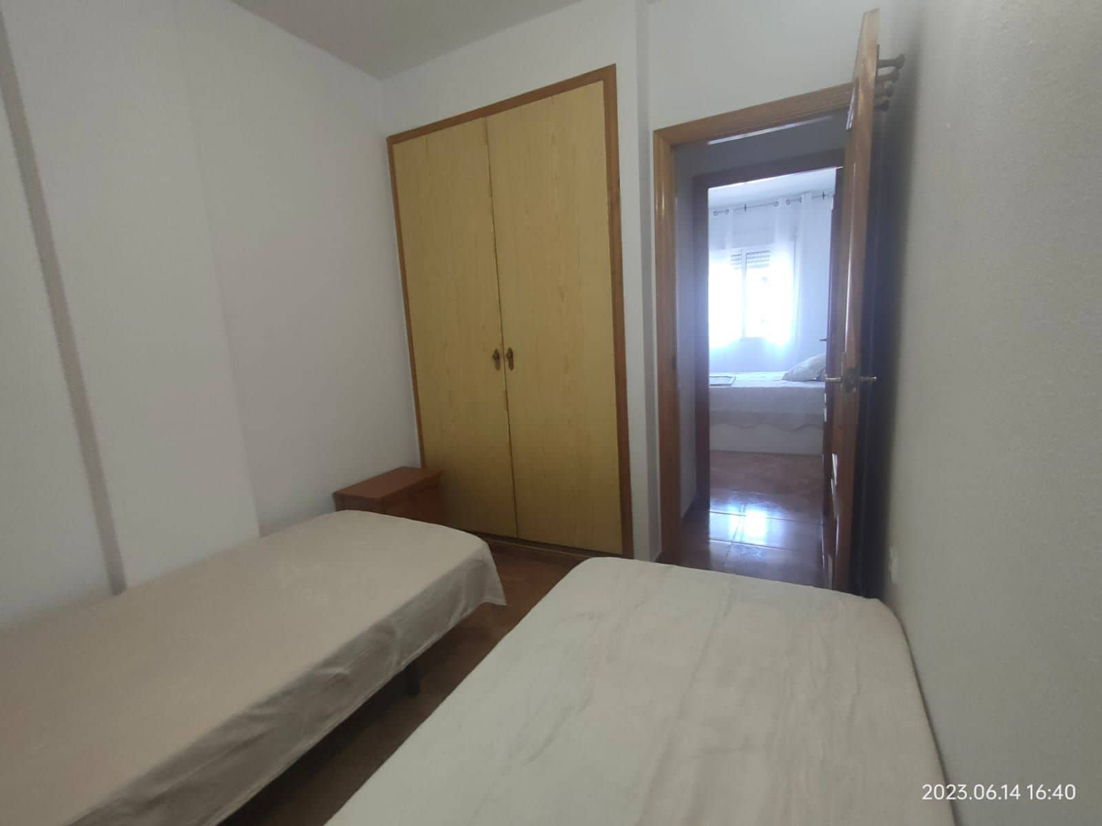 2 slaapkamer Flat te huur in Torrevieja met zwembad - € 850 (Ref: 10074879)