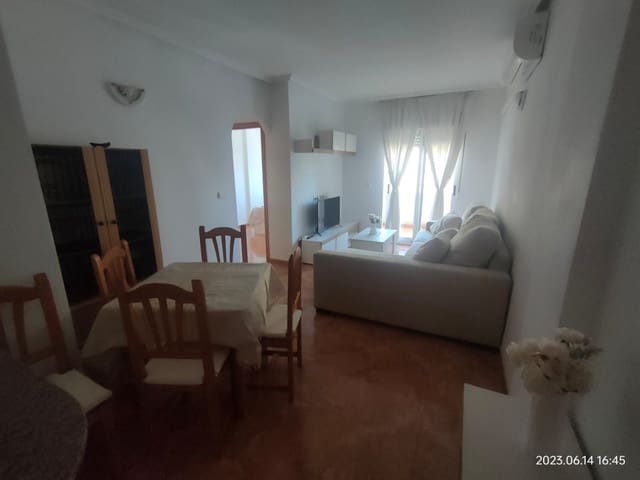 2 slaapkamer Flat te huur in Torrevieja met zwembad - € 850 (Ref: 10074879)