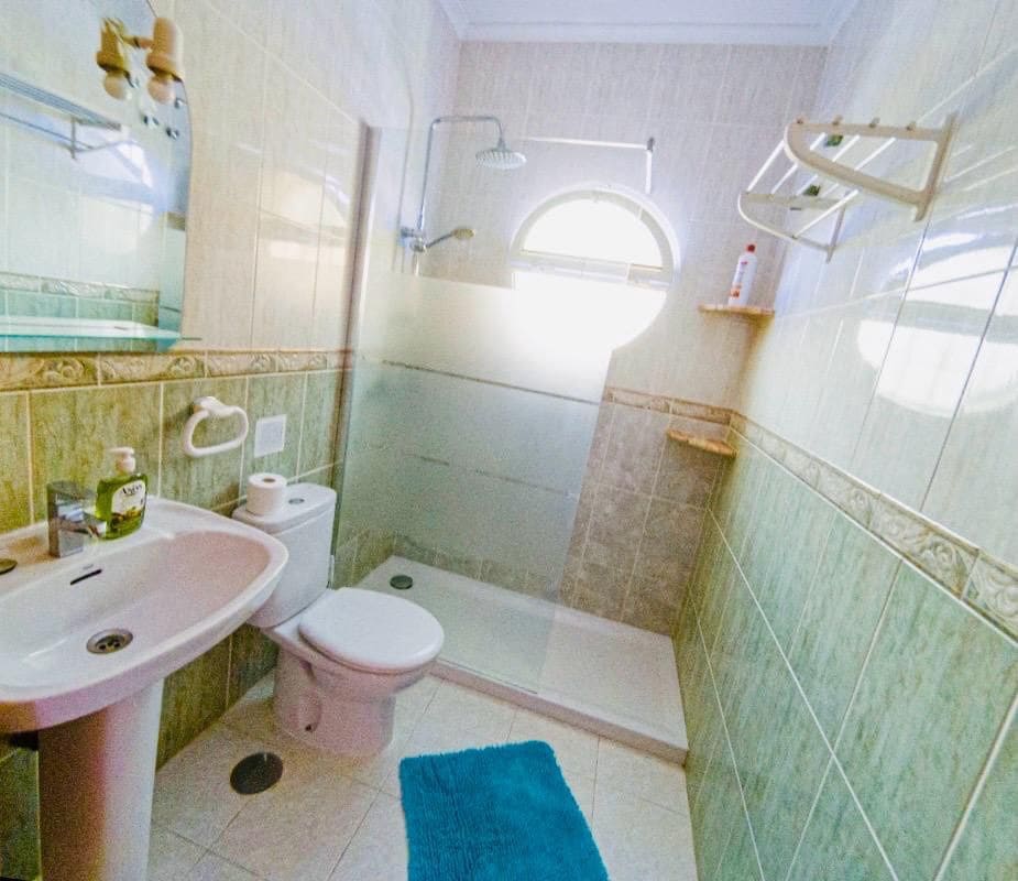 2 quarto Moradia para arrendar em Torrevieja com piscina - 875 € (Ref: 10080365)