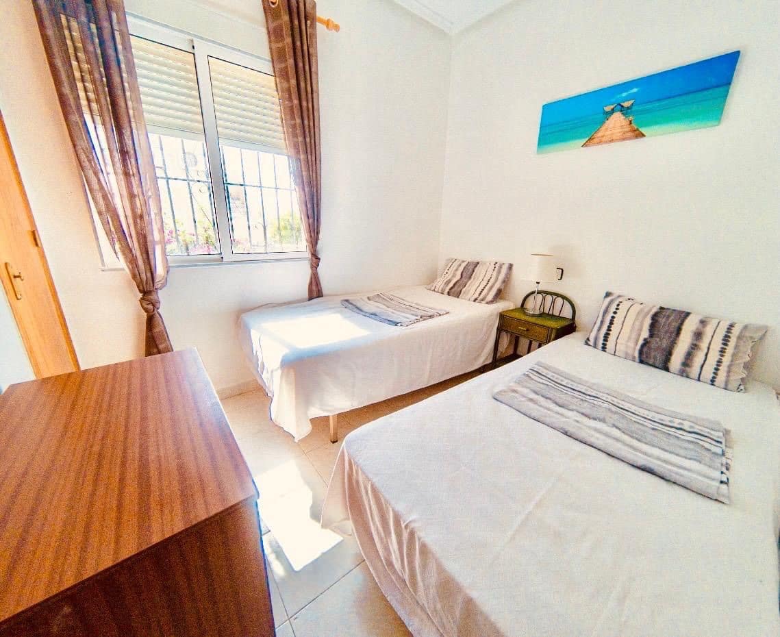 2 quarto Moradia para arrendar em Torrevieja com piscina - 875 € (Ref: 10080365)