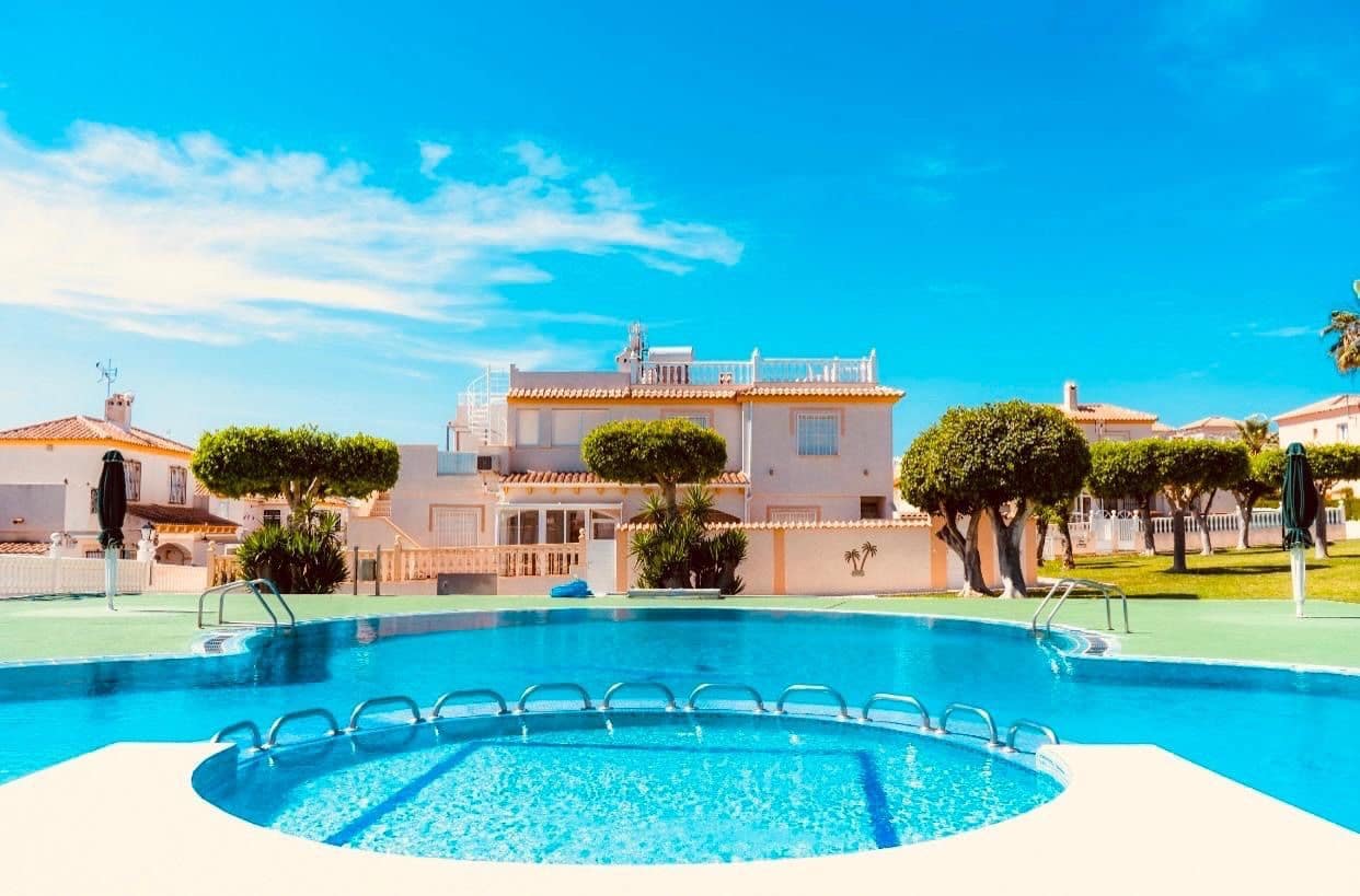 2 quarto Moradia para arrendar em Torrevieja com piscina - 875 € (Ref: 10080365)