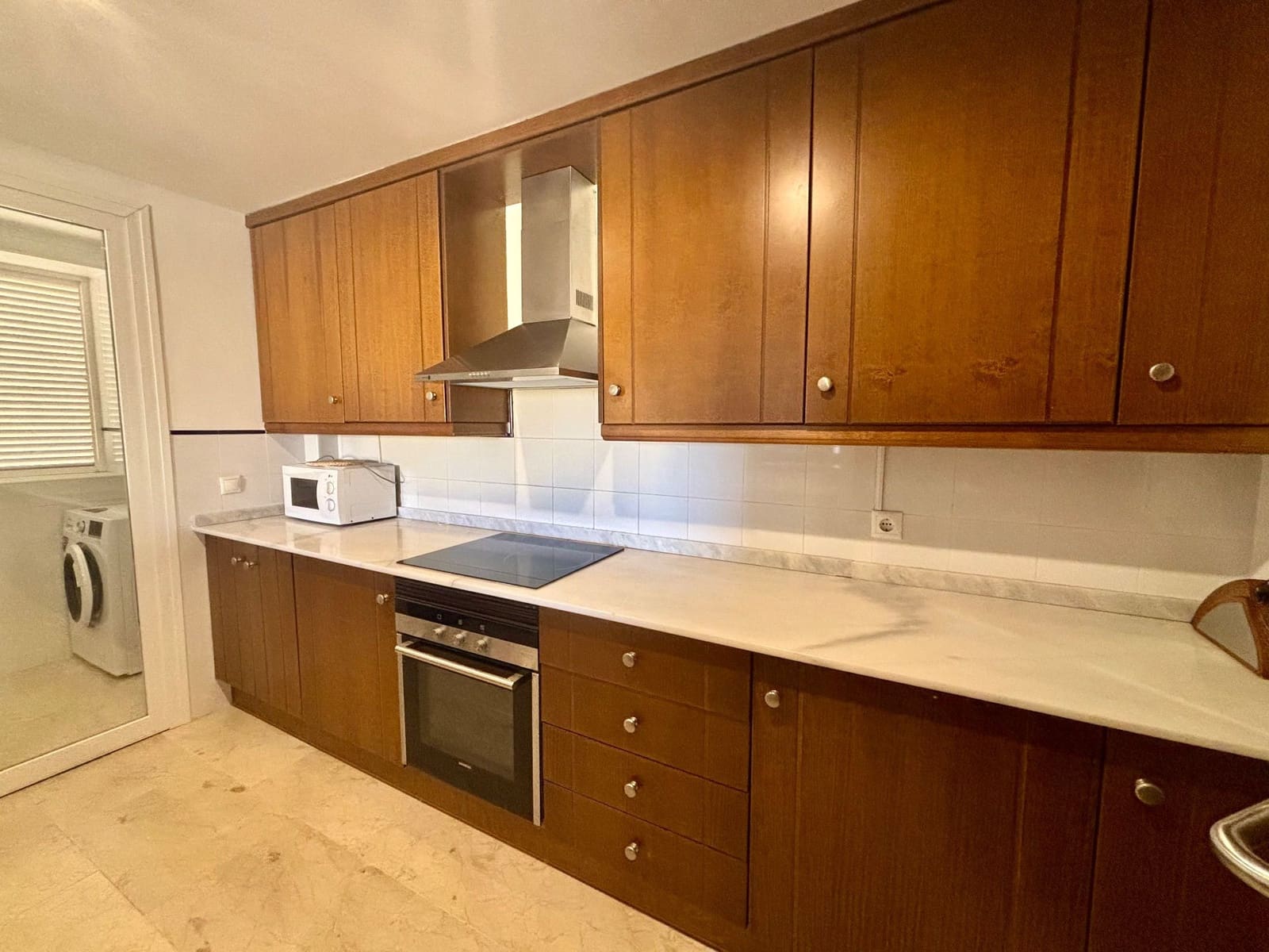 2 quarto Apartamento para arrendar em Punta Prima com piscina garagem - 1 400 € (Ref: 10080366)