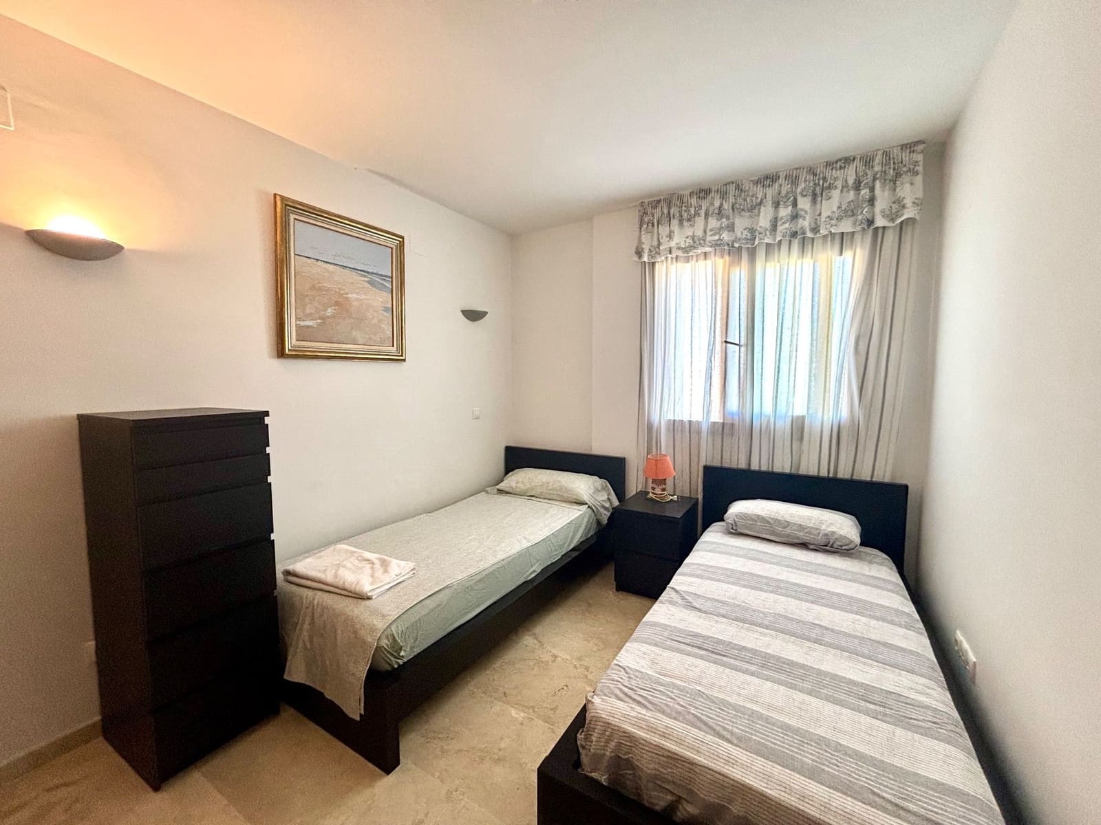 2 quarto Apartamento para arrendar em Punta Prima com piscina garagem - 1 400 € (Ref: 10080366)