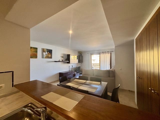 2 quarto Apartamento para arrendar em Punta Prima, Torrevieja com piscina garagem - 1 400 € (Ref: 10080366)