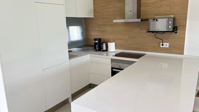 2 quarto Apartamento para arrendar em Pilar de la Horadada com piscina garagem - 1 800 € (Ref: 10101811)