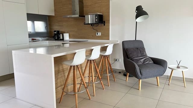 2 quarto Apartamento para arrendar em Pilar de la Horadada com piscina garagem - 1 800 € (Ref: 10101811)