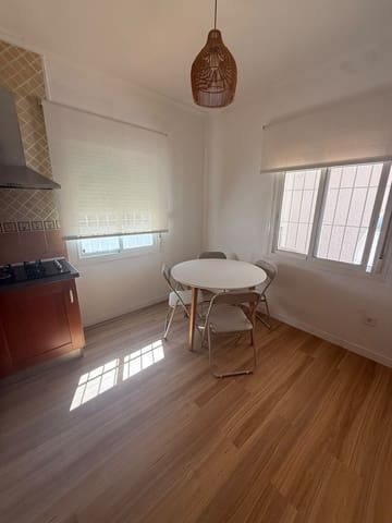 2 bedroom Semi-detached Villa for rent in Torrevieja - € 1,000 (Ref: 10108668)