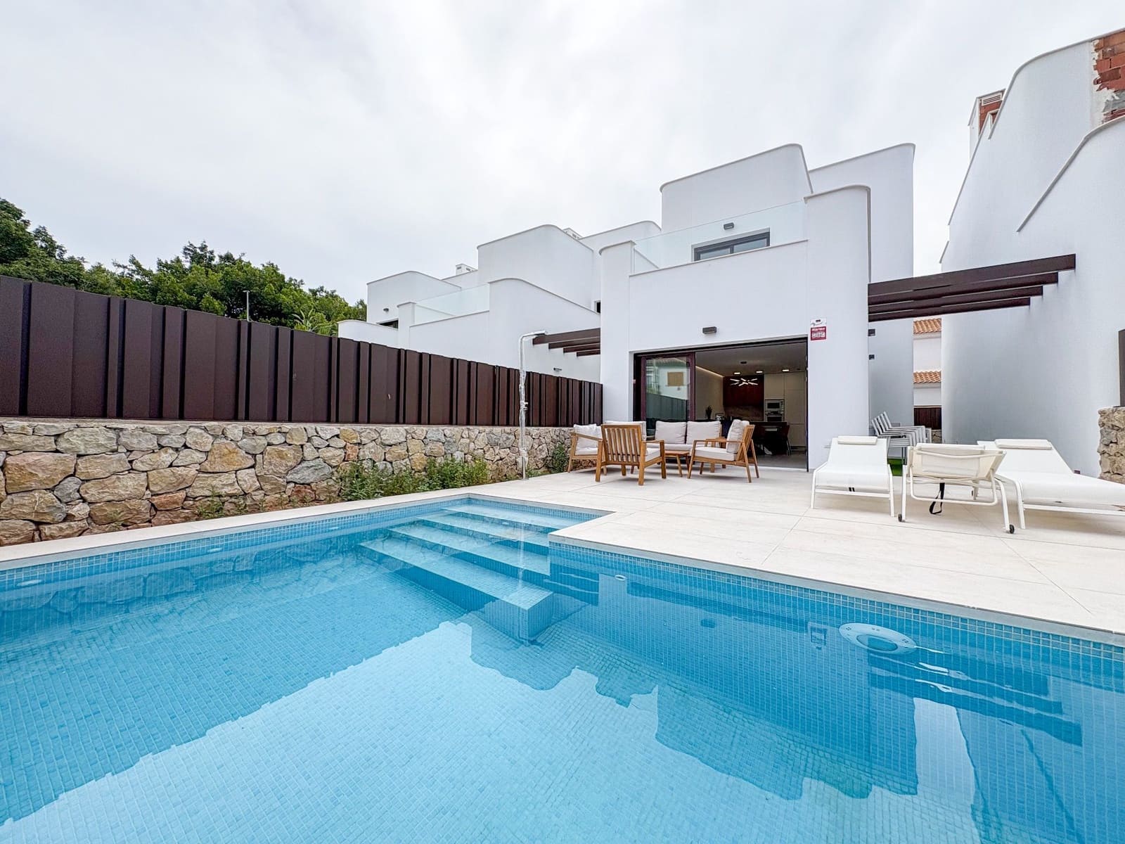 3 sypialnia Willa na sprzedaż w Pilar de la Horadada z basenem garażem - 559 900 € (Ref: 10118721)