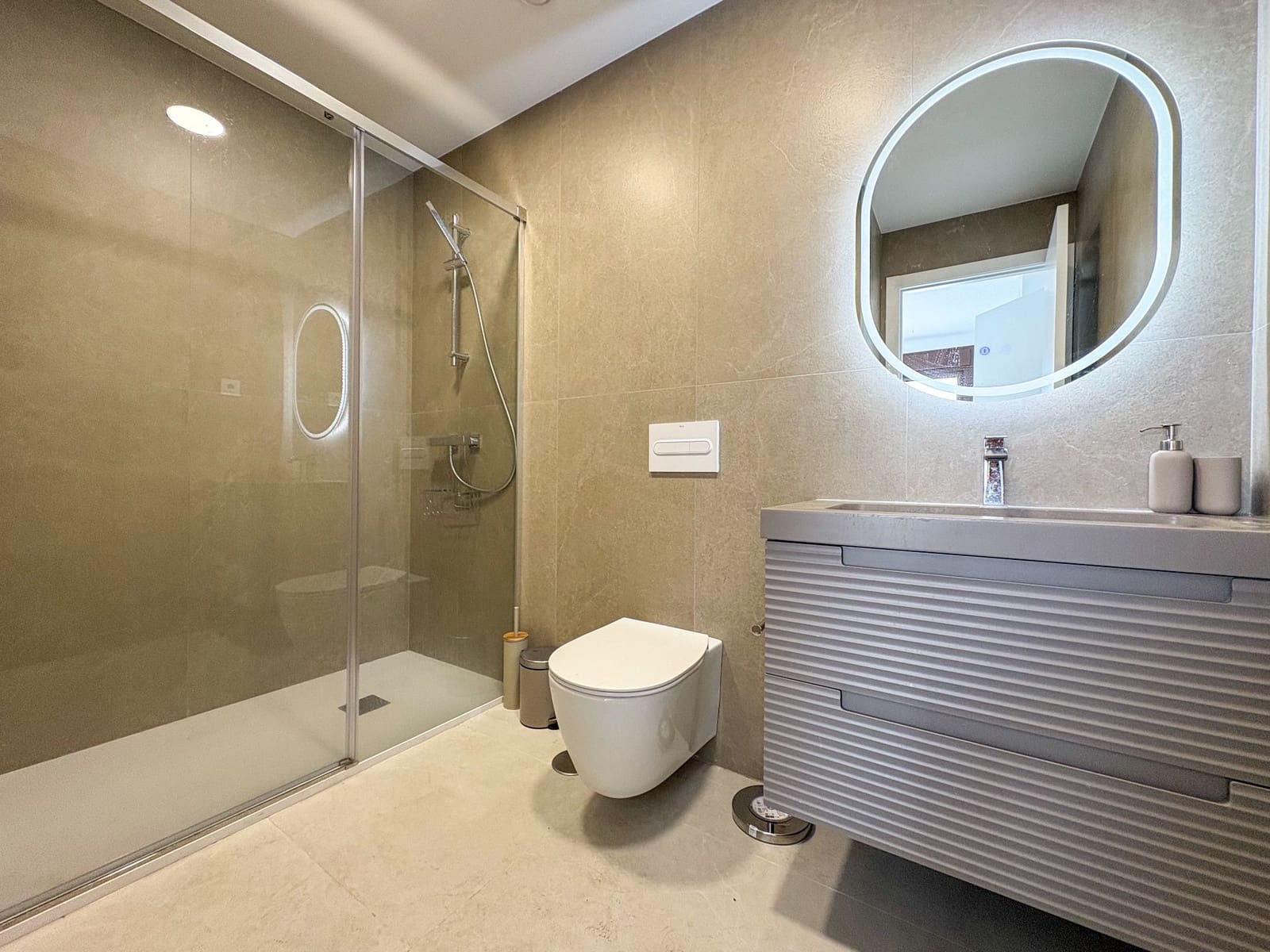 3 sypialnia Willa na sprzedaż w Pilar de la Horadada z basenem garażem - 559 900 € (Ref: 10118721)