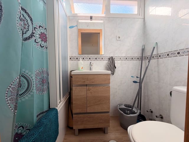 1 quarto Apartamento para arrendar em Dehesa de Campoamor, Orihuela - 550 € (Ref: 10131124)