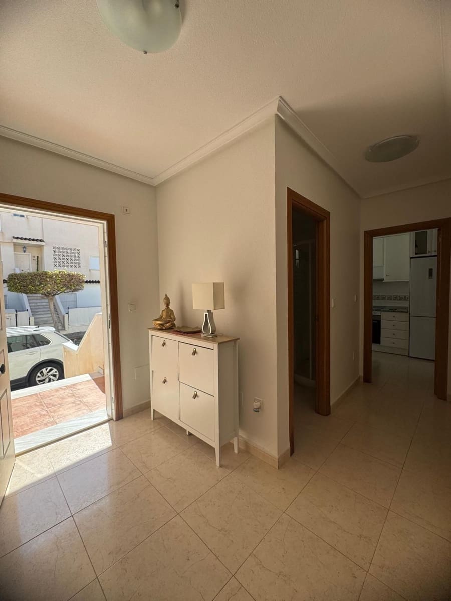 3 bedroom Villa for rent in Pilar de la Horadada with pool garage - € 1,000 (Ref: 10131125)