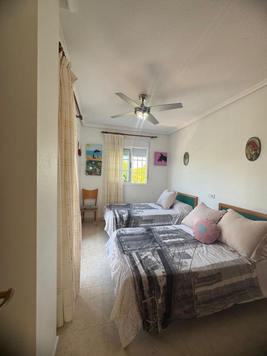 3 bedroom Villa for rent in Pilar de la Horadada with pool garage - € 1,000 (Ref: 10131125)
