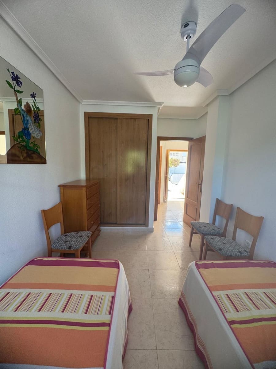 3 bedroom Villa for rent in Pilar de la Horadada with pool garage - € 1,000 (Ref: 10131125)