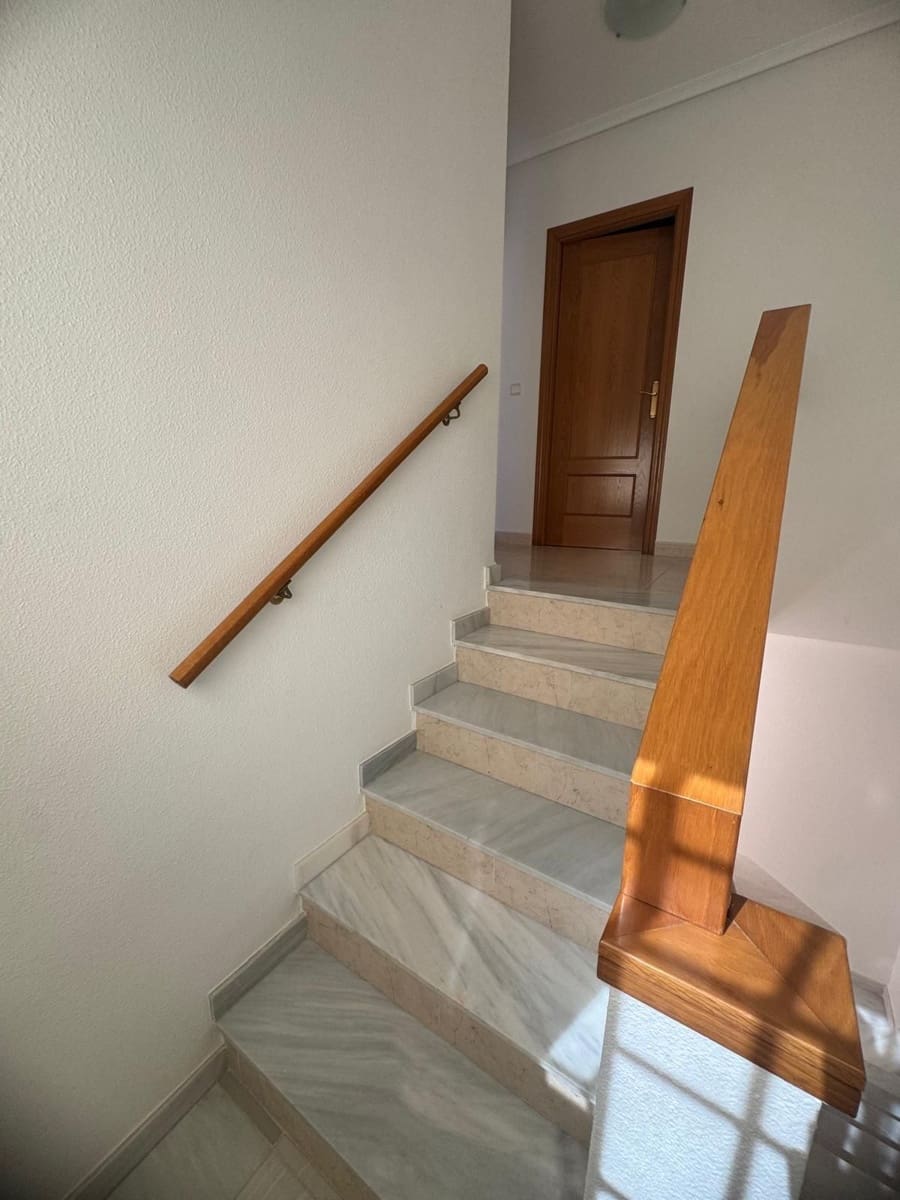 3 bedroom Villa for rent in Pilar de la Horadada with pool garage - € 1,000 (Ref: 10131125)