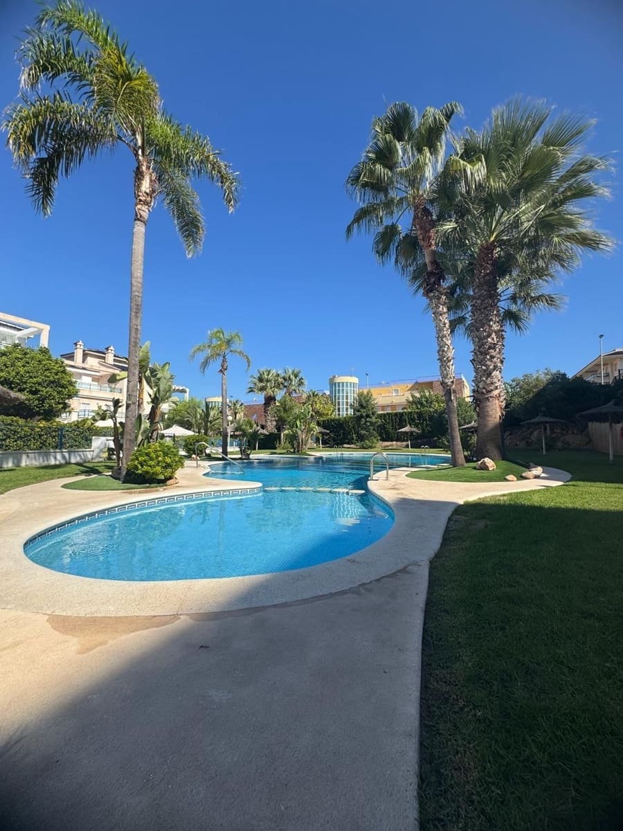3 bedroom Villa for rent in Pilar de la Horadada with pool garage - € 1,000 (Ref: 10131125)