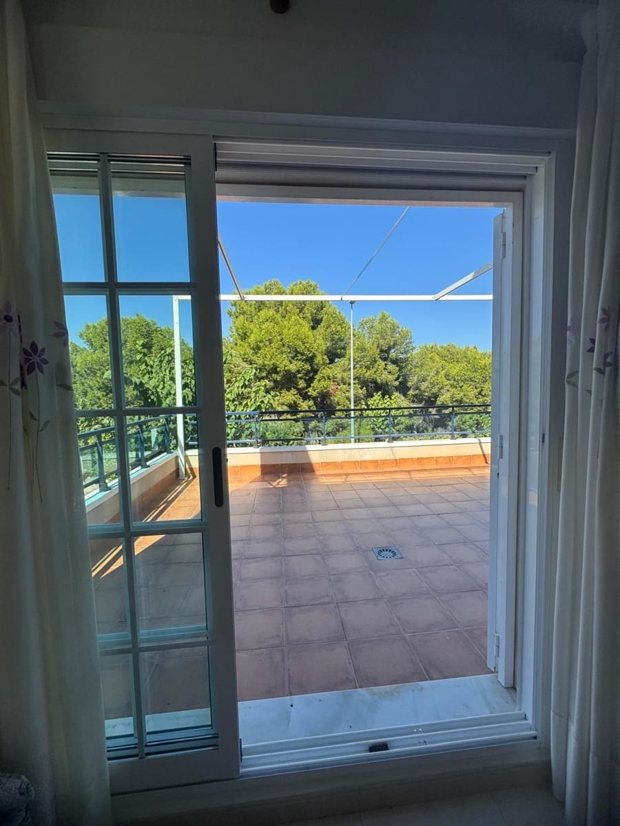 3 bedroom Villa for rent in Pilar de la Horadada with pool garage - € 1,000 (Ref: 10131125)