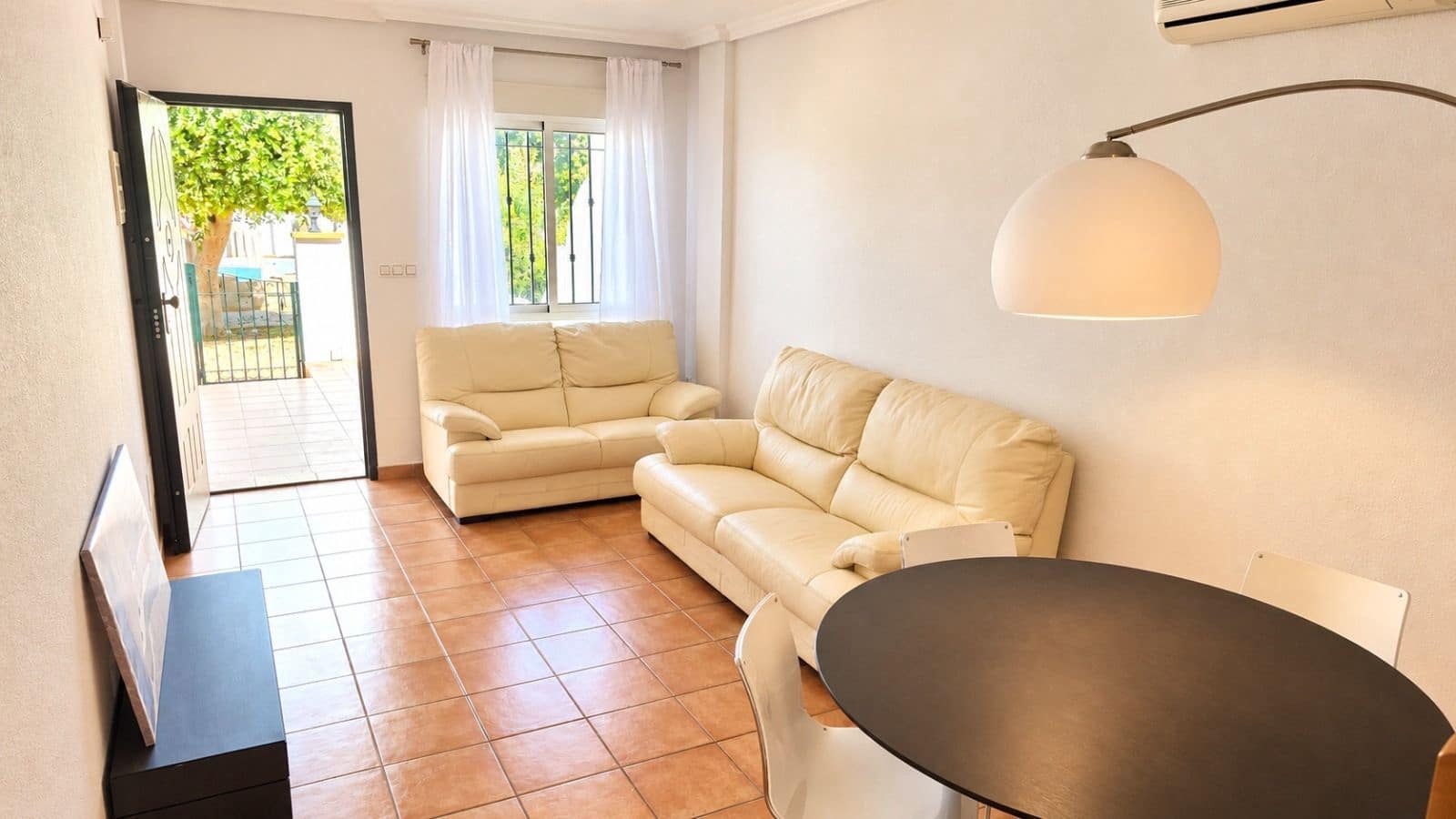 3 sovrum Semi-fristående Villa att hyra i Orihuela Costa med pool - 1 250 € (Ref: 10139086)