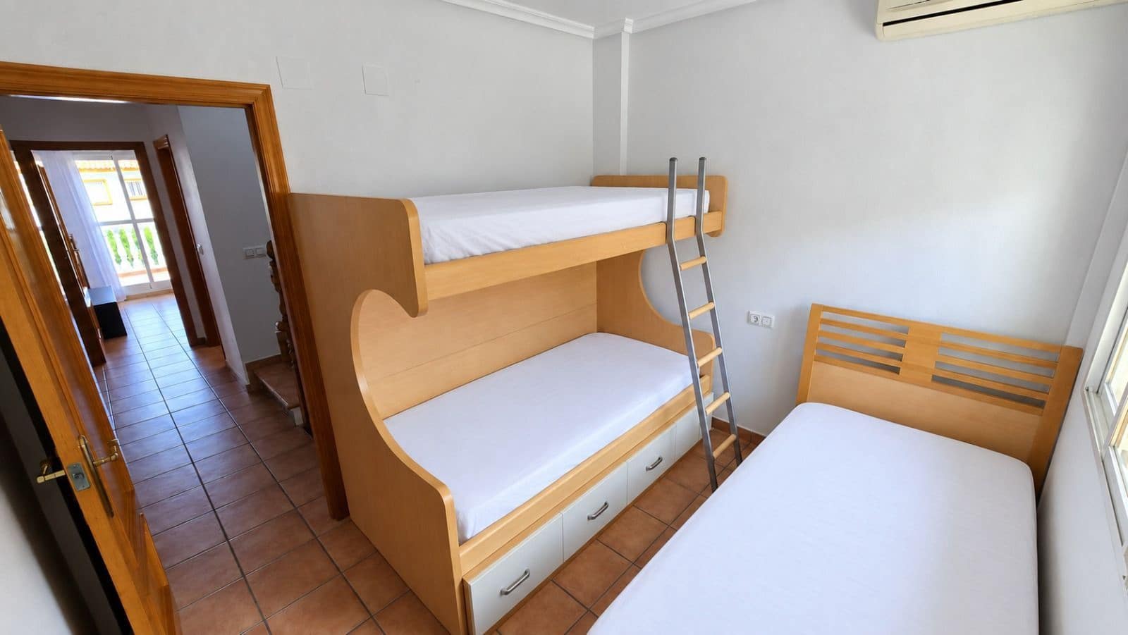 3 sovrum Semi-fristående Villa att hyra i Orihuela Costa med pool - 1 250 € (Ref: 10139086)