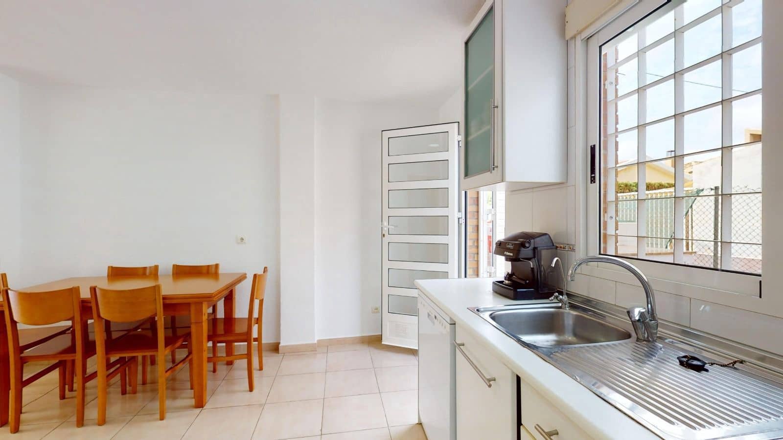 3 soveværelse Byhus til leje i Los Alcazares med garage - € 1.000 (Ref: 10145732)
