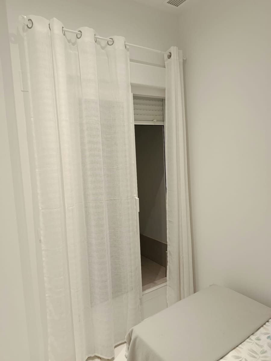 2 bedroom Flat for rent in Torrevieja - € 1,100 (Ref: 10145733)