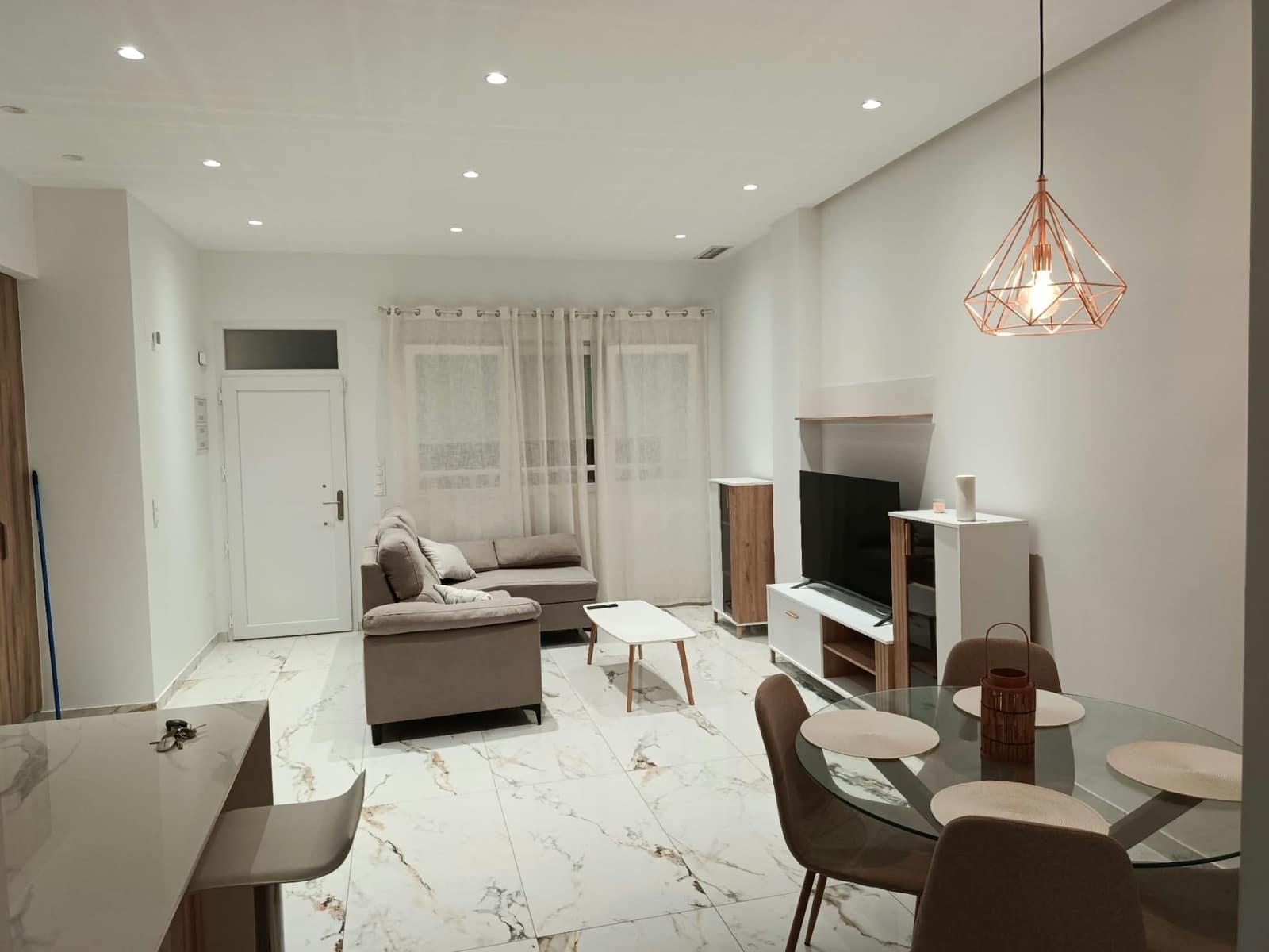 2 bedroom Flat for rent in Torrevieja - € 1,100 (Ref: 10145733)