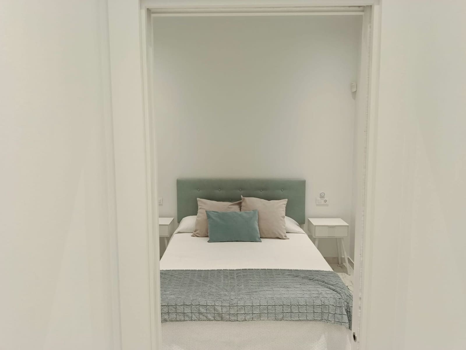 2 bedroom Flat for rent in Torrevieja - € 1,100 (Ref: 10145733)