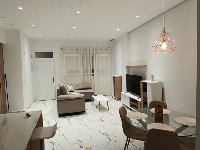 2 bedroom Flat for rent in Torrevieja - € 1,100 (Ref: 10145733)