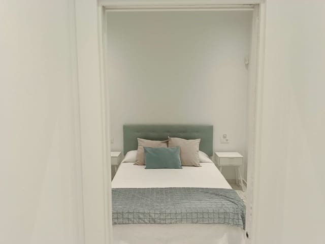 2 bedroom Flat for rent in Torrevieja - € 1,100 (Ref: 10145733)