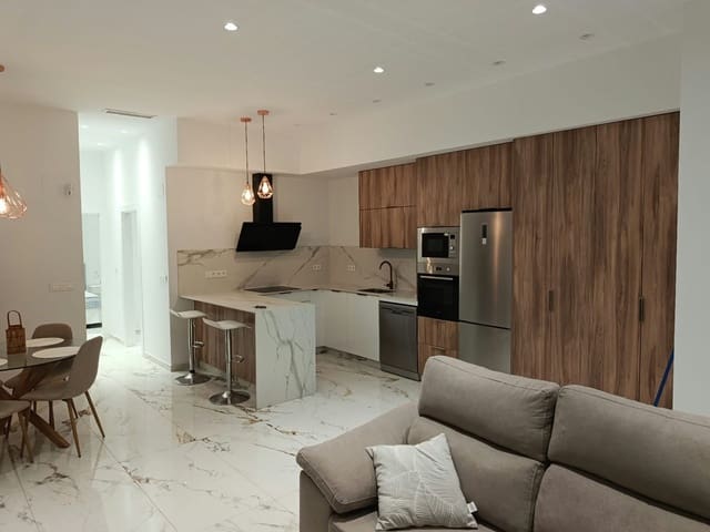 2 bedroom Flat for rent in Torrevieja - € 1,100 (Ref: 10145733)