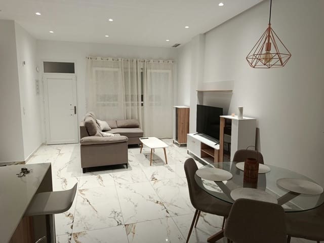 2 bedroom Flat for rent in Torrevieja - € 1,100 (Ref: 10145733)