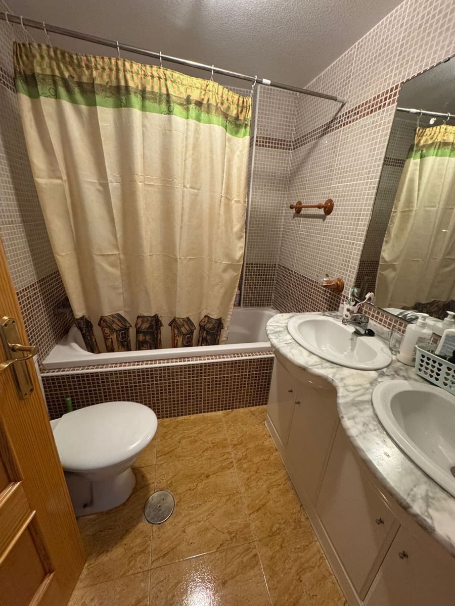 3 bedroom Semi-detached Villa for rent in La Florida with pool garage - € 1,200 (Ref: 10157193)