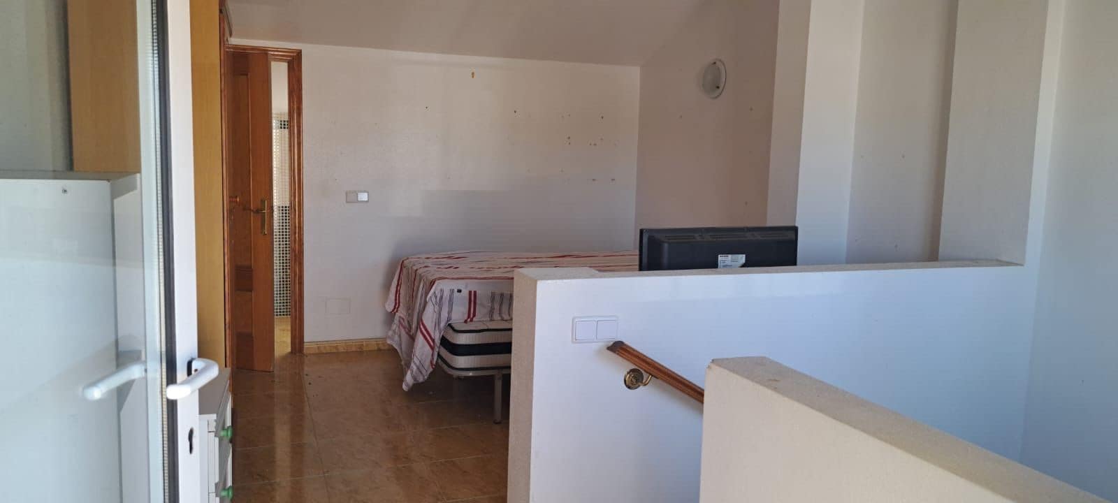 3 bedroom Semi-detached Villa for rent in La Florida with pool garage - € 1,200 (Ref: 10157193)