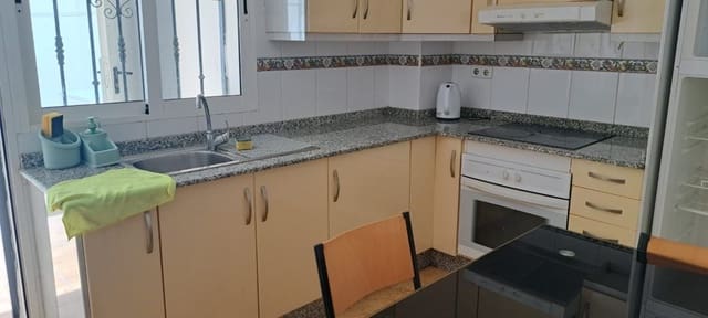 3 soveværelse Semi-Rækkehus til leje i La Florida, Orihuela med swimmingpool garage - € 1.200 (Ref: 10157193)