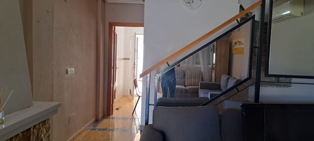 3 soveværelse Semi-Rækkehus til leje i La Florida, Orihuela med swimmingpool garage - € 1.200 (Ref: 10157193)
