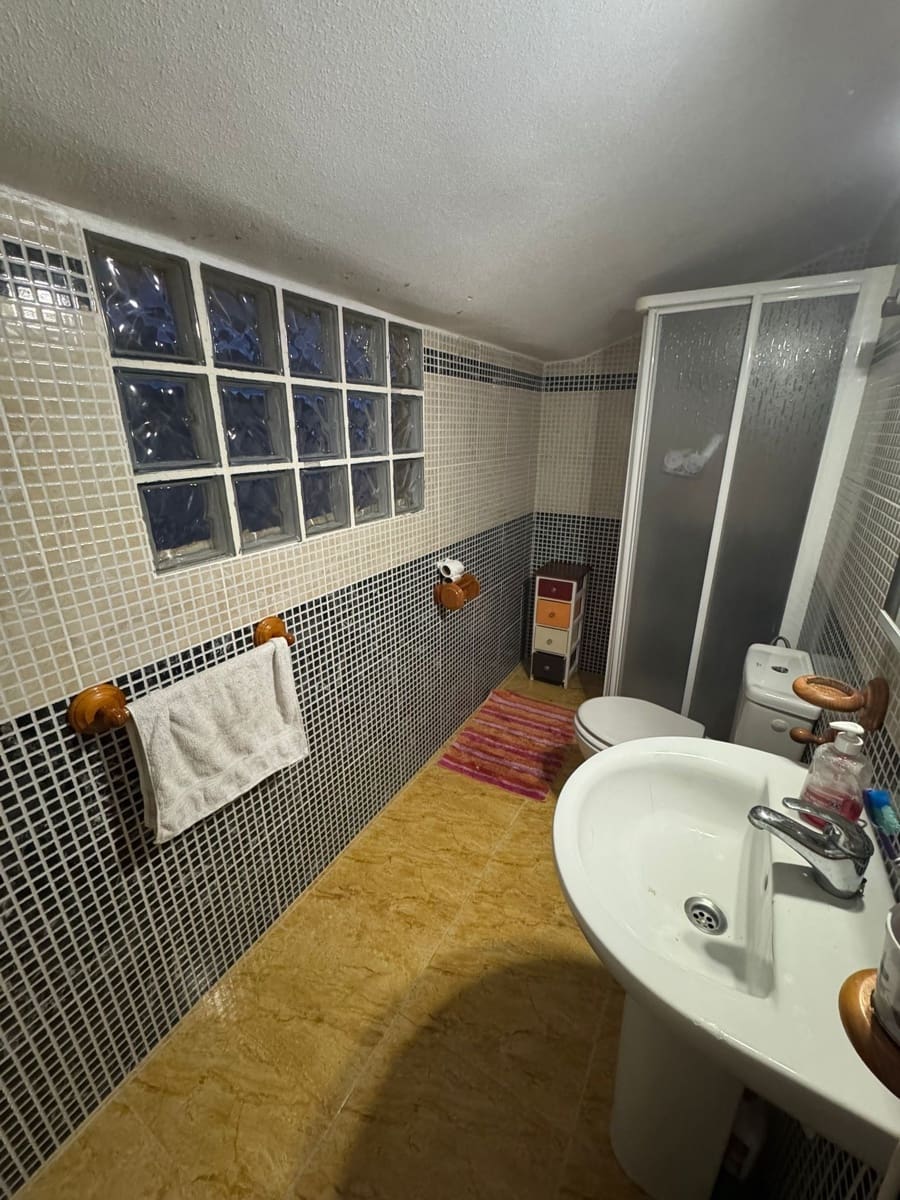 3 bedroom Semi-detached Villa for rent in La Florida with pool garage - € 1,200 (Ref: 10157193)