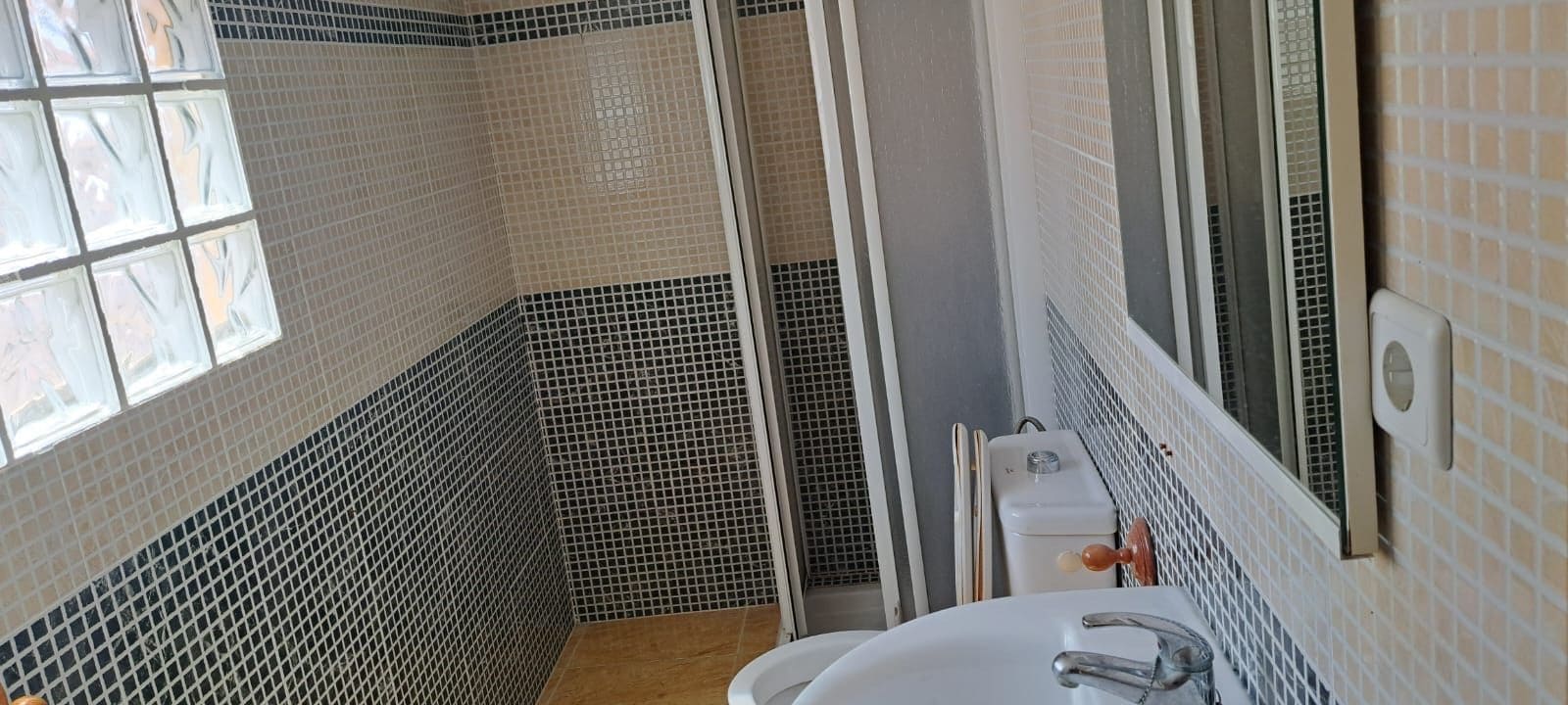 3 bedroom Semi-detached Villa for rent in La Florida with pool garage - € 1,200 (Ref: 10157193)