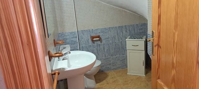 3 soveværelse Semi-Rækkehus til leje i La Florida, Orihuela med swimmingpool garage - € 1.200 (Ref: 10157193)