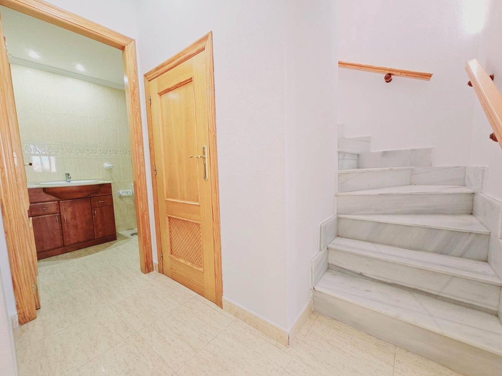 Ático de 2 habitaciones en Daya Nueva en alquiler con piscina - 990 € (Ref: 10164127)